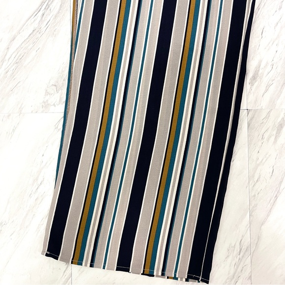 Monteau- Blue Gray Stripe Wide Leg Jumpsuit Size Large (Juniors). - Picture 7 of 12